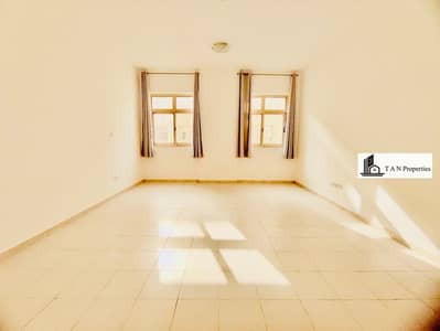 Studio for Rent in Bur Dubai, Dubai - f0f319b5-1382-44e4-8556-b4b8ef7791e4. jpg