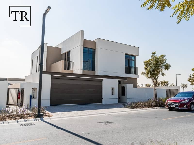 Single Row | Corner Unit | Park Views | Spacious Single Row | Corner Unit | Park Views | Spacious