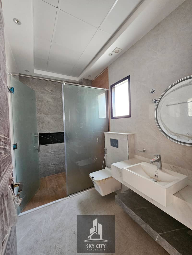 11 1000749714. jpg