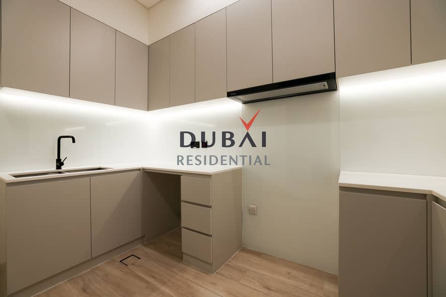 9 MANAZEL ALKHOR KITCHEN AND LIVING ROOM (17). jpg