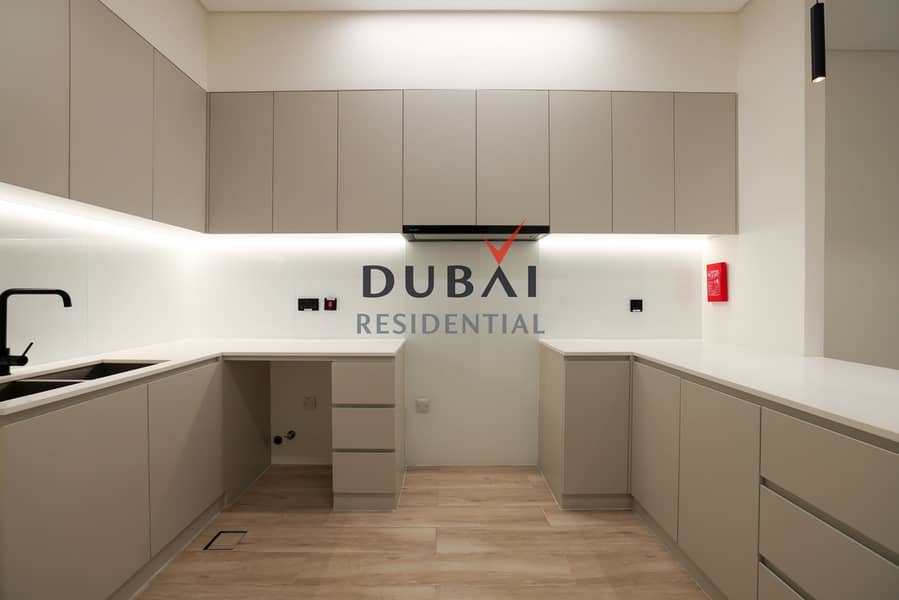 7 MANAZEL ALKHOR KITCHEN AND LIVING ROOM (15). jpg