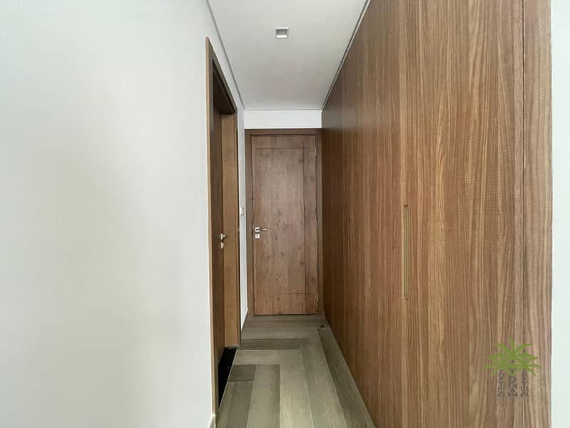 10 c45c87be-786d-487a-8fda-bb7306ed1dd5. jpg