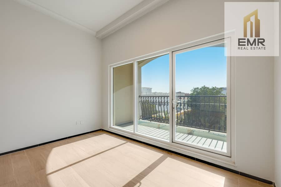 3 Balcony. jpg
