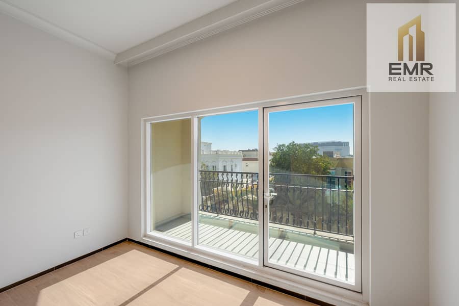 5 Balcony2. jpg