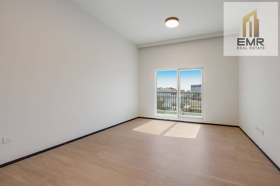 20 Master Bedroom. jpg