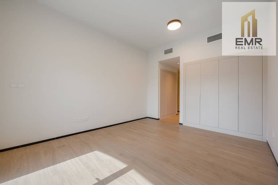 22 Master Bedroom2. jpg