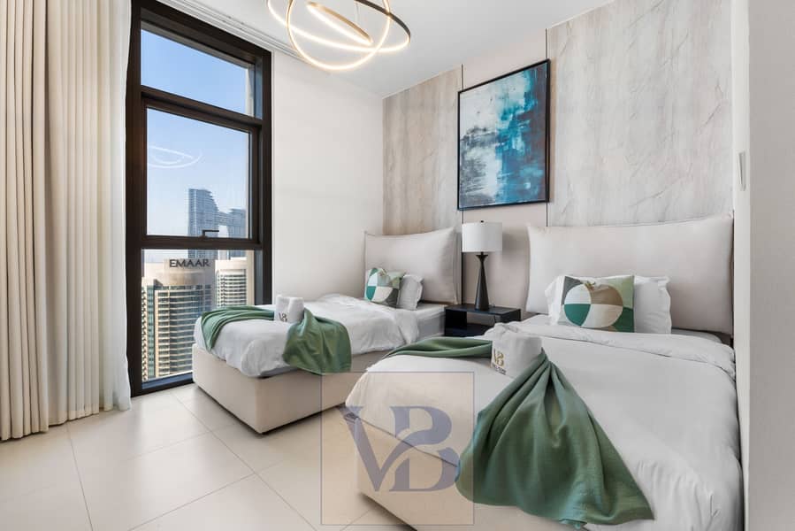 32 7ST00946. jpg