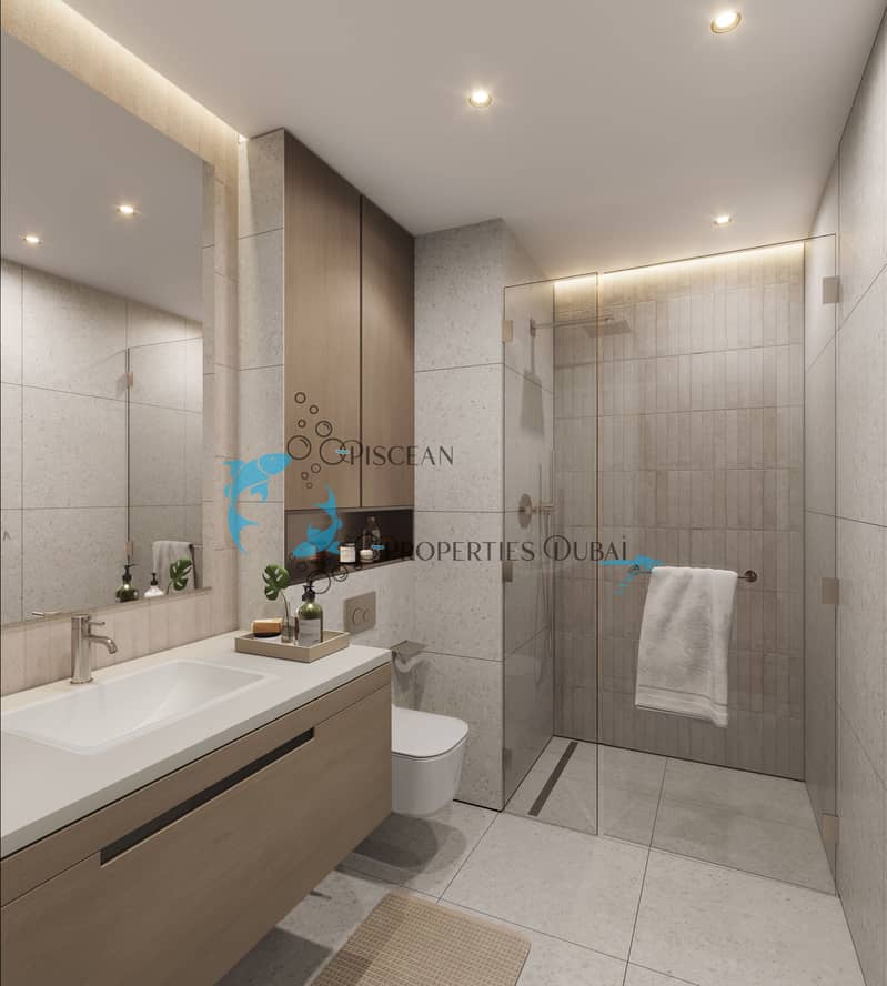 13 Bathroom. jpg