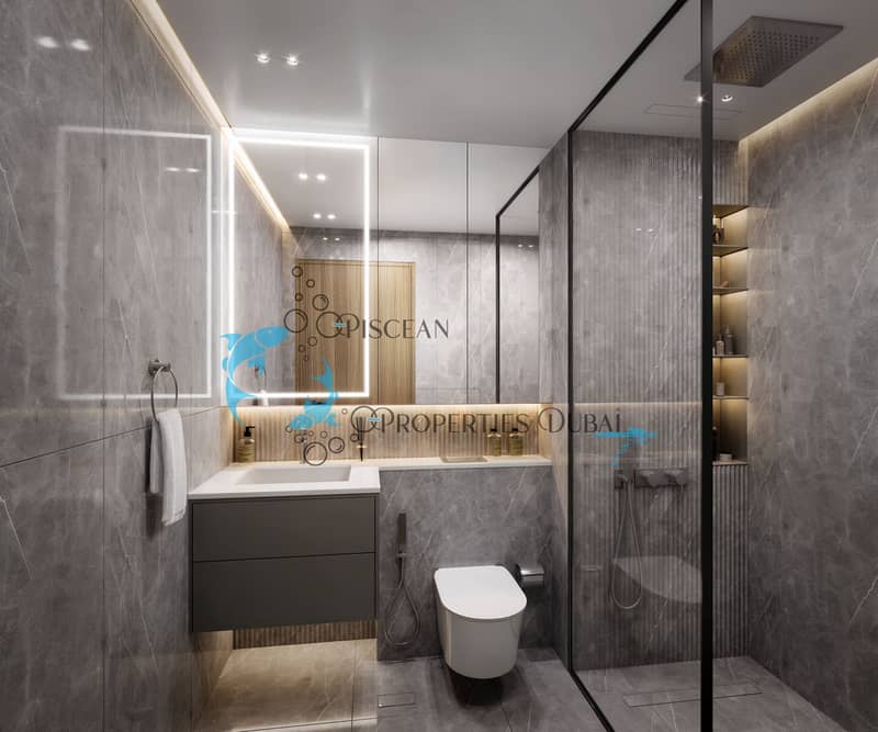 13 Main Bathrooom. jpg