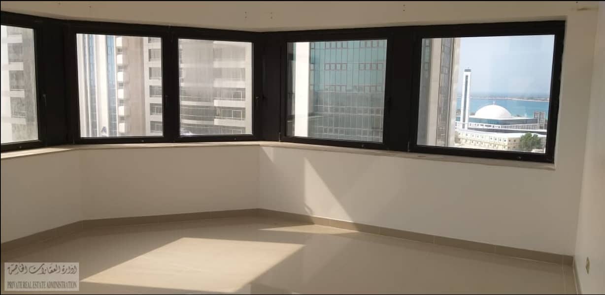 Vacant Now : Best opportunity an spacious bright & excellent view, 3 Bedroom flat next to Khalidyah park