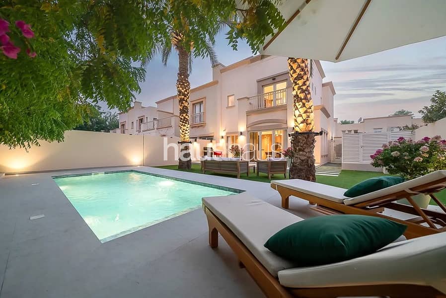 Fully Renovated | 4 Bed + Maids | Lake Backing Fully Renovated | 4 Bed + Maids | Lake Backing