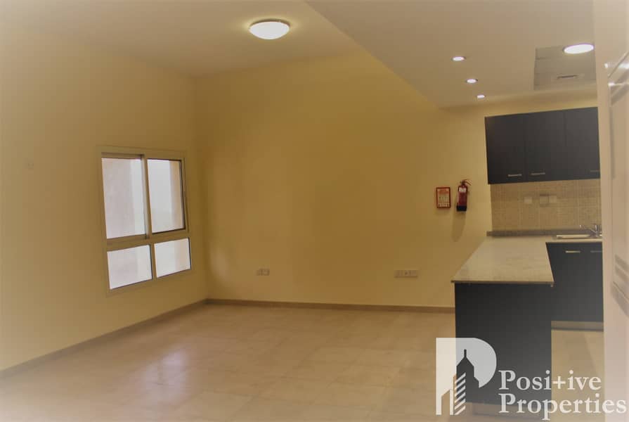 2 Bed  | Open Kitchen | Balcony |50 k 4 cheques