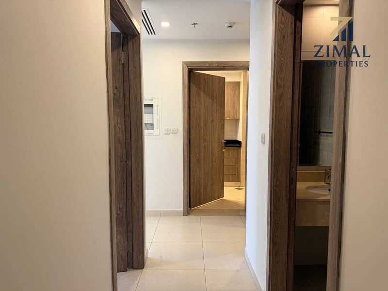 Modern 2 Bedroom Apartment | Pool, Gym & Parking - Image 2
