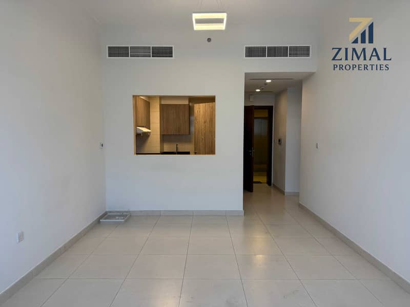 Modern 2 Bedroom Apartment | Pool, Gym & Parking - Image 3