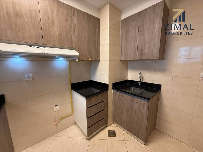 Modern 2 Bedroom Apartment | Pool, Gym & Parking - Image 10
