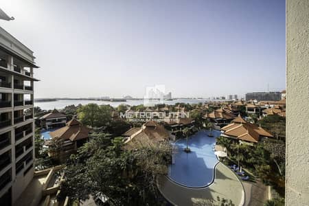 1 Bedroom Apartment for Sale in Palm Jumeirah, Dubai - Upgraded | Vacant on Transfer | Palm View