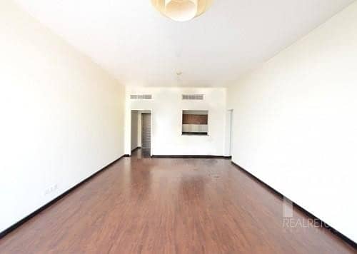 Chiller Free/Spacious Rooms Maid Room/Amazing Marina View Chiller Free/Spacious Rooms Maid Room/Amazing Marina View