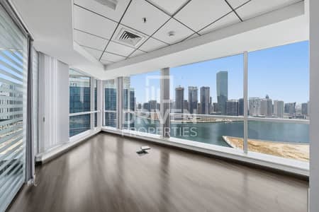 Office for Rent in Business Bay, Dubai - Bright Open Space Office | Bay & Community View