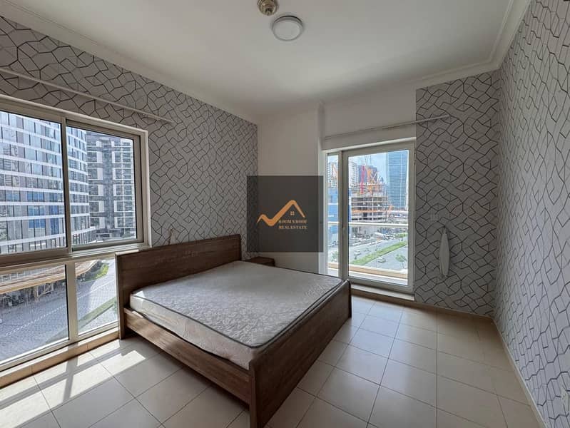 NO COMMISSION | LARGE ONE BEDROOM | BUSINESS BAY - View 4