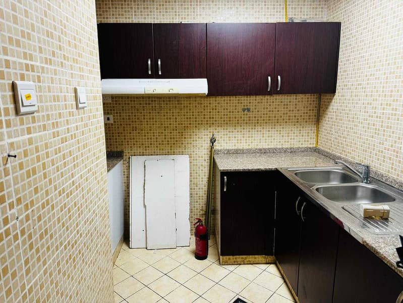 6 PHOTO 3. jpg