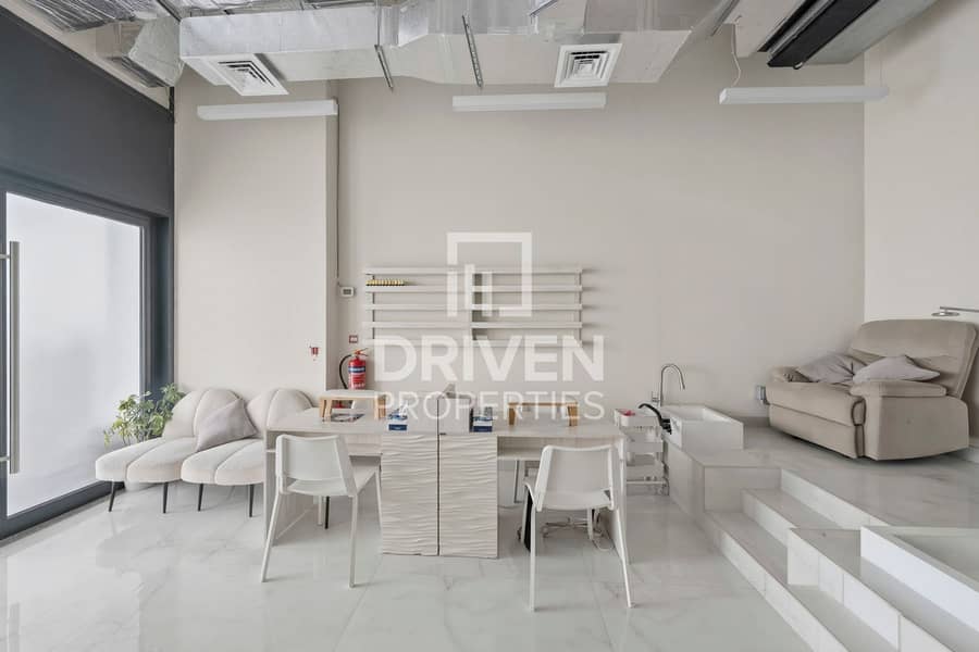 | Strategic Location | Huge Retail Layout | | Strategic Location | Huge Retail Layout |