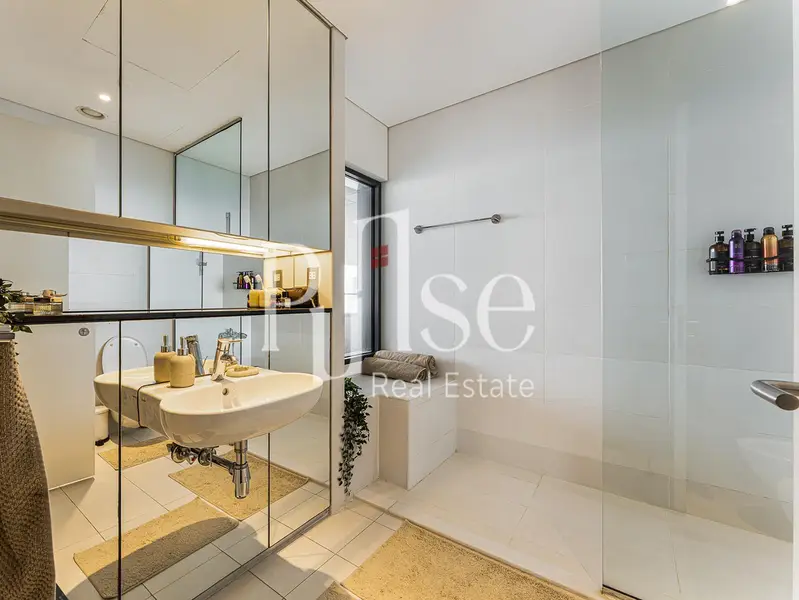 Elegant 2BR | High Floor with Balcony | Burj View