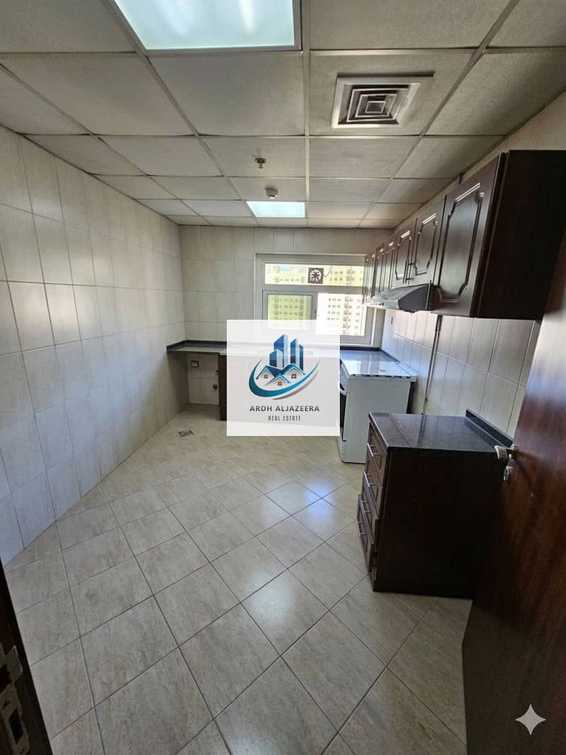 3 18463. png