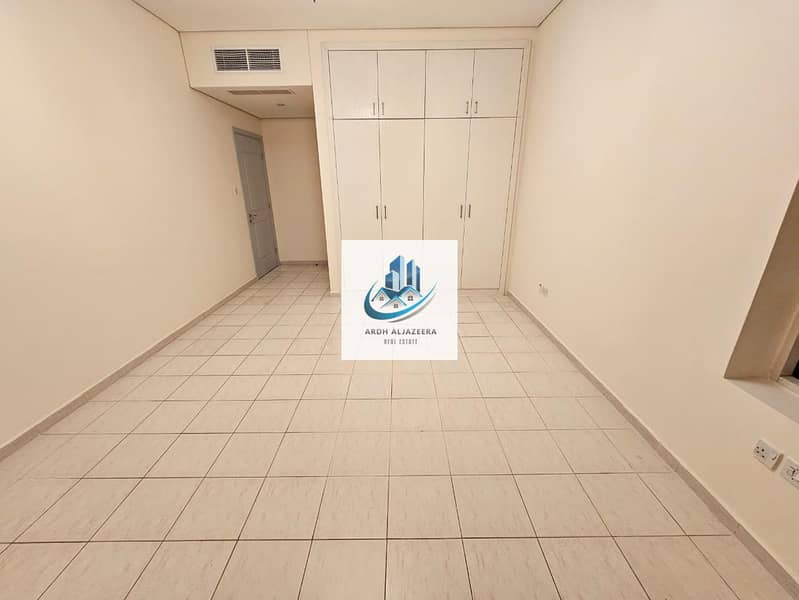 11 4561. jpg