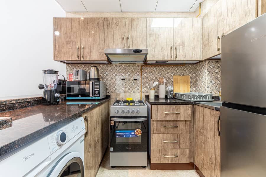 9 Kitchen 2. jpg