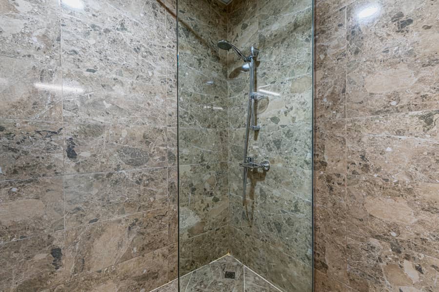 12 Washroom 1. jpg