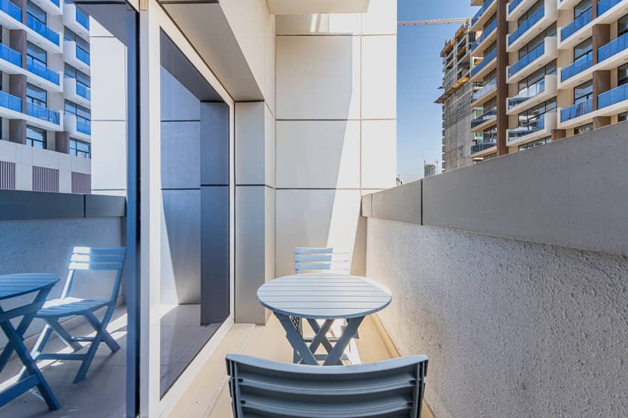 14 Balcony 1. jpg