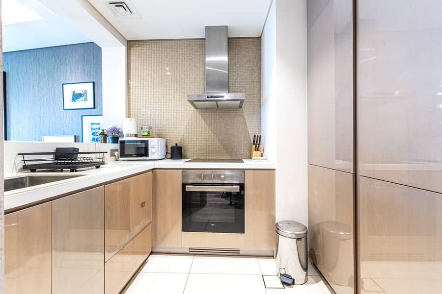 12 Kitchen 1. jpg