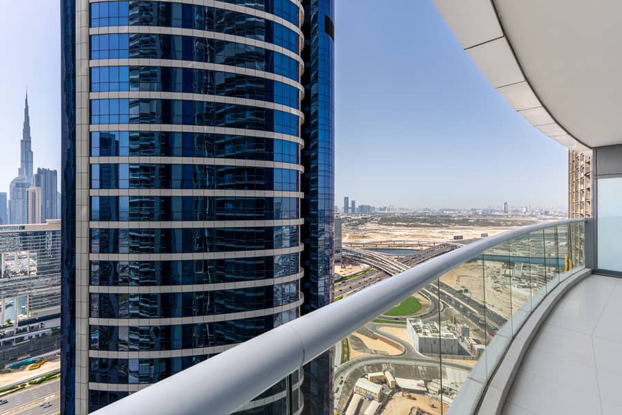 20 Balcony 1. jpg