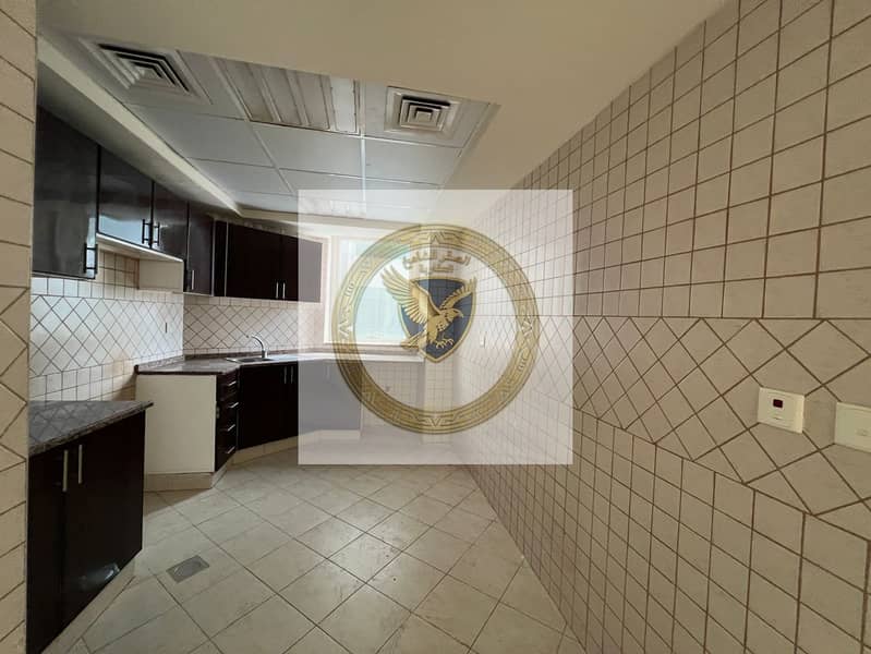 13 2f9977bd-72d4-42ba-8138-e444cbdfa933. jpg