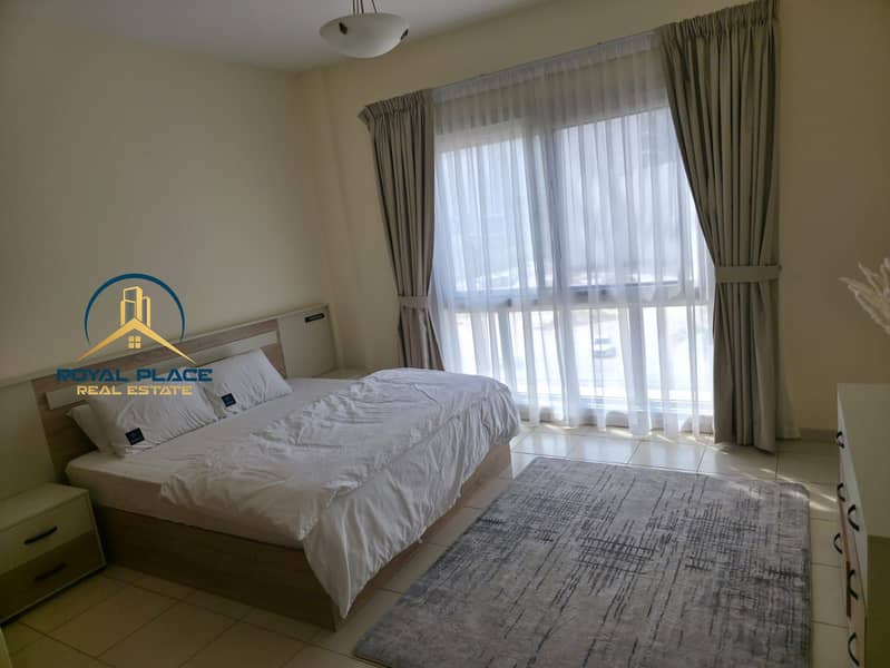 4 6aed49b4-474d-4082-898f-ec0695f56701. jpg