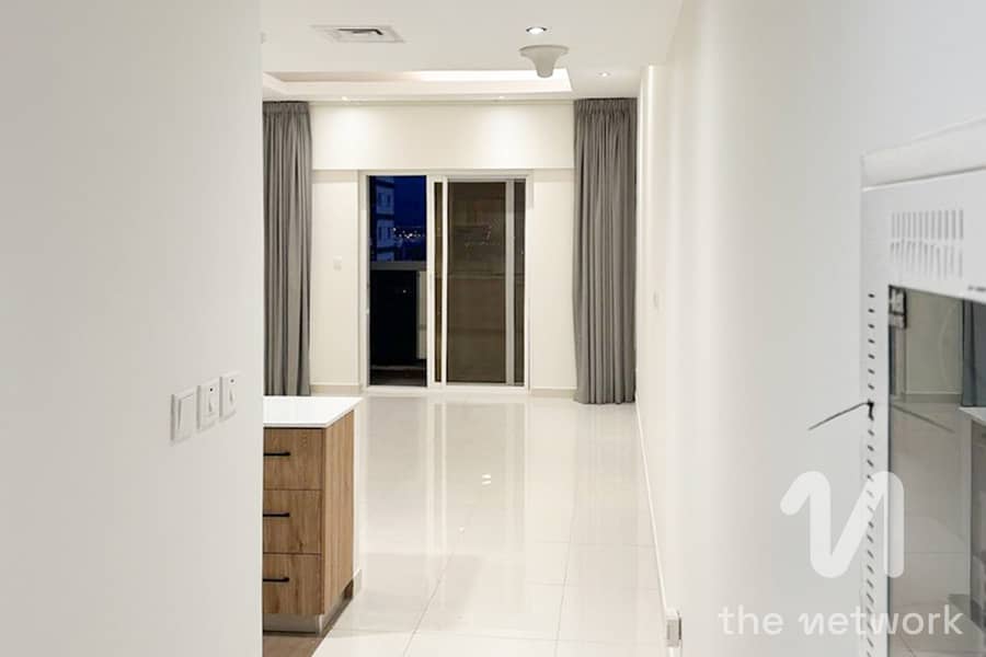 Vacant and Upgraded l Brand New | 12 Cheques Vacant and Upgraded l Brand New | 12 Cheques