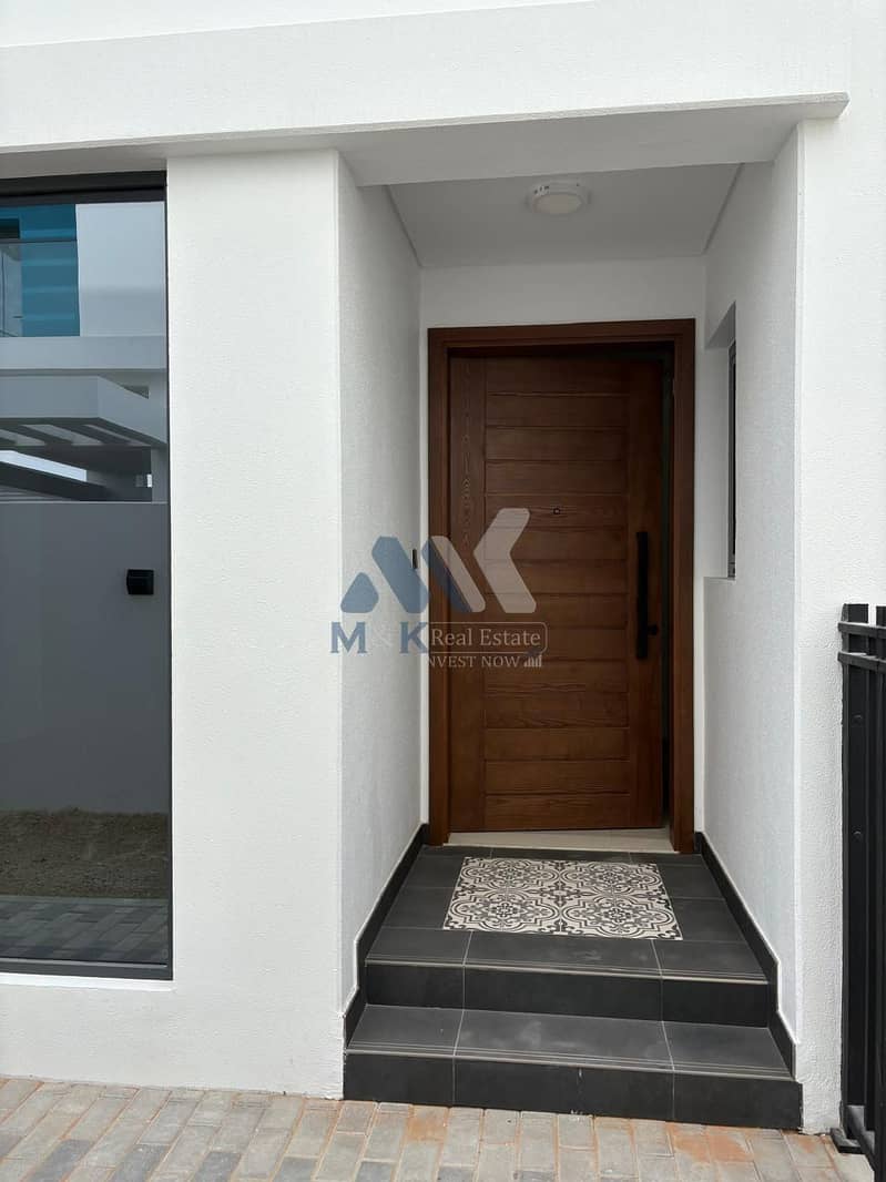 8 entrance door. jfif. jpeg