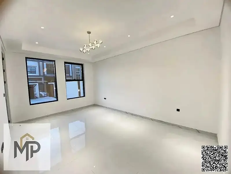Luxury townhouse in Al Yasmeen, price includes fees, negotiable, no service fees. - Vairāk