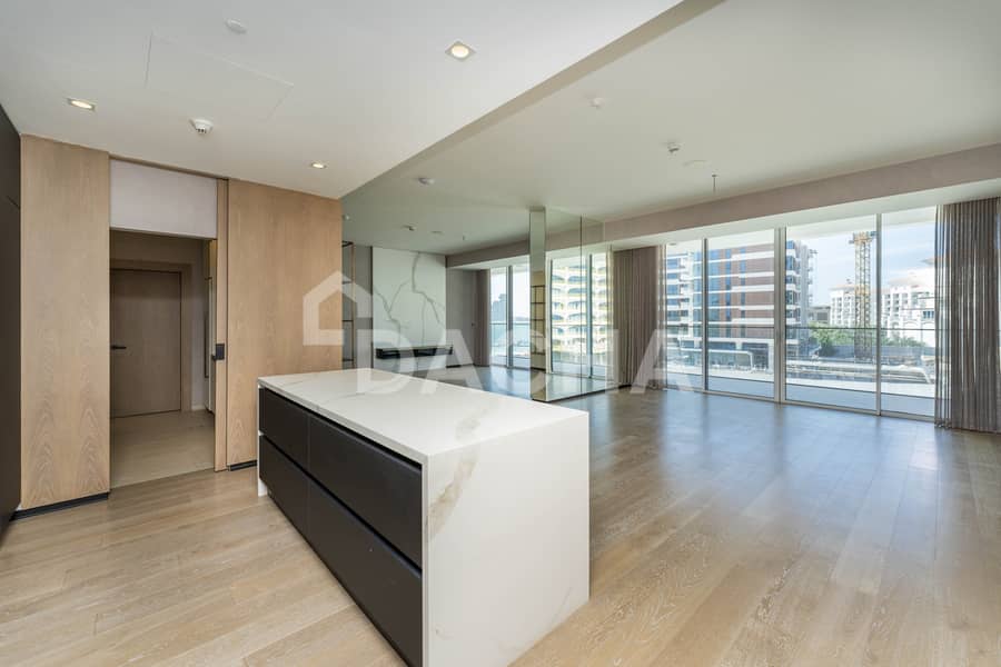 Rare Layout | Sea View | Vacant Rare Layout | Sea View | Vacant