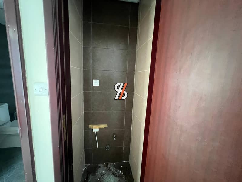 18 694dd0fc-8290-46c9-80be-5da761cfbf48. jpg