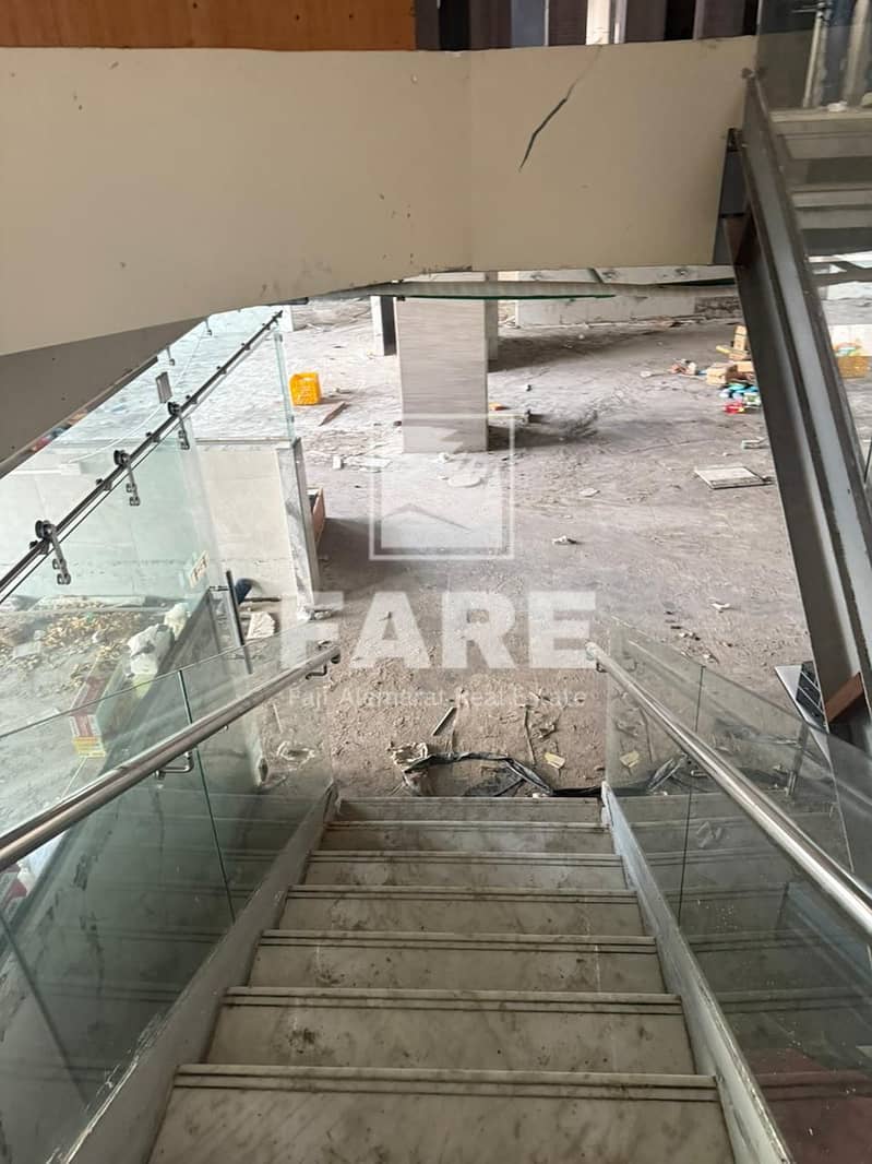 Huge Commercial Shop for Rent in Al Majaz 1 – Sharjah Prime location near Jamal Abdul Nasser Street and close to Al Wahda Street, in a vibrant and hi – pohled 5