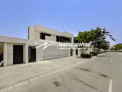 Vacant|Elegant 4BR|Single Row|Community View