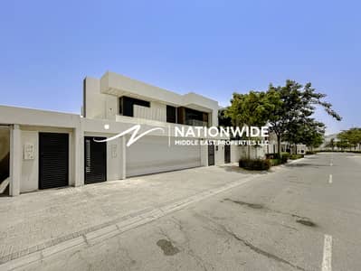 4 Bedroom Villa for Rent in Yas Island, Abu Dhabi - Vacant|Elegant 4BR|Single Row|Community View 4 Bedroom Villa for Rent in Yas Island, Abu Dhabi - Vacant|Elegant 4BR|Single Row|Community View