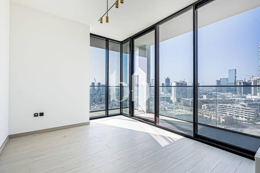 Smart Home | Larger Corner Unit | Vacant