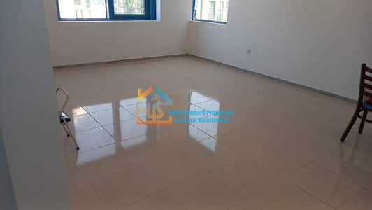 1 Bedroom Apartment for Rent in Hamdan Street, Abu Dhabi - WhatsApp Image 2026-05-25 at 6.09. 12 PM. jpeg 1 Bedroom Apartment for Rent in Hamdan Street, Abu Dhabi - WhatsApp Image 2026-05-25 at 6.09. 12 PM. jpeg