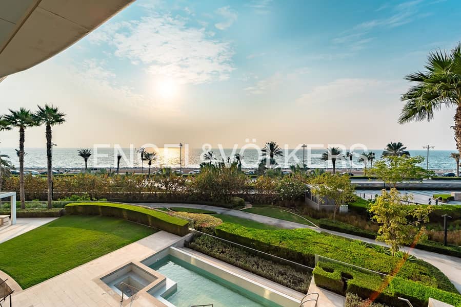 Elegant Beachfront Living | Spacious | Luxurious Elegant Beachfront Living | Spacious | Luxurious