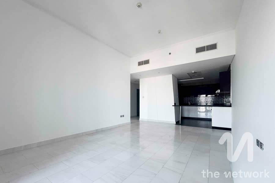 Vacant Now | High Floor | Corner Unit Vacant Now | High Floor | Corner Unit