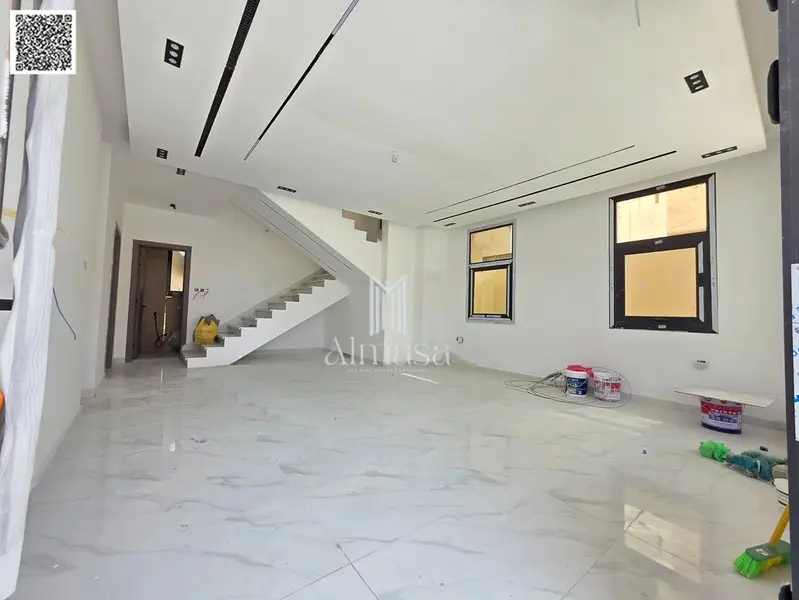 A luxury villa for sale in Al Zahia area of Ajman, in an exceptional location directly opposite services and near Al Zahia roundabout. It combines l - View 5