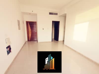 4 Slaapkamers Appartement te Huur in Abu Shagara, Sharjah - 1446. jpg