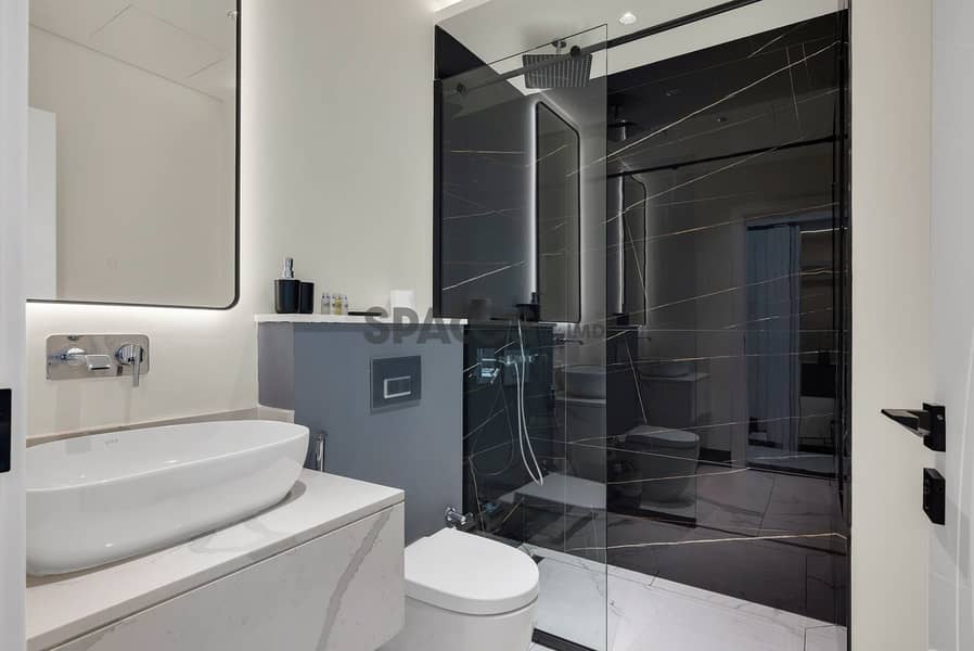 Elegant 2BR | Luxury Amenities | Business Bay - Image 20